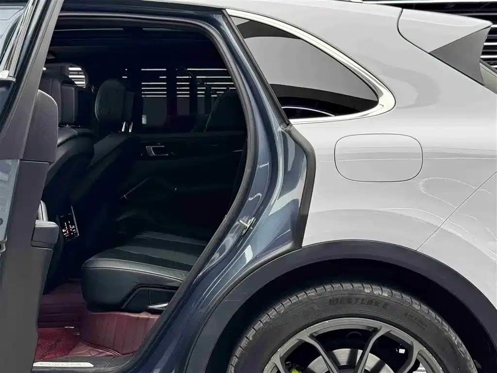 2019 Cayenne E-Hybrid 2.0T — миниатюра 7