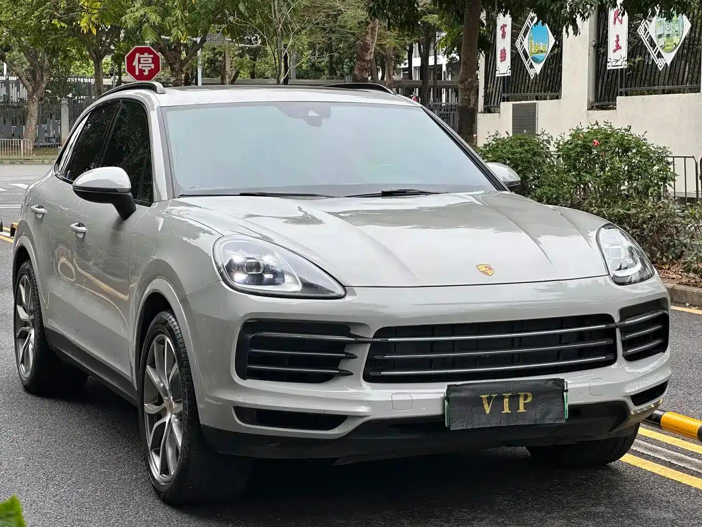 2022 Cayenne E-Hybrid 2.0T Platinum Edition — миниатюра 3