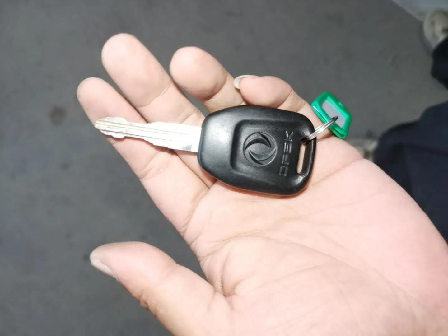 Dongfeng Fengon 370 2016 1.5L Manual Standard Edition SFG15-05 7 Seats — миниатюра 22