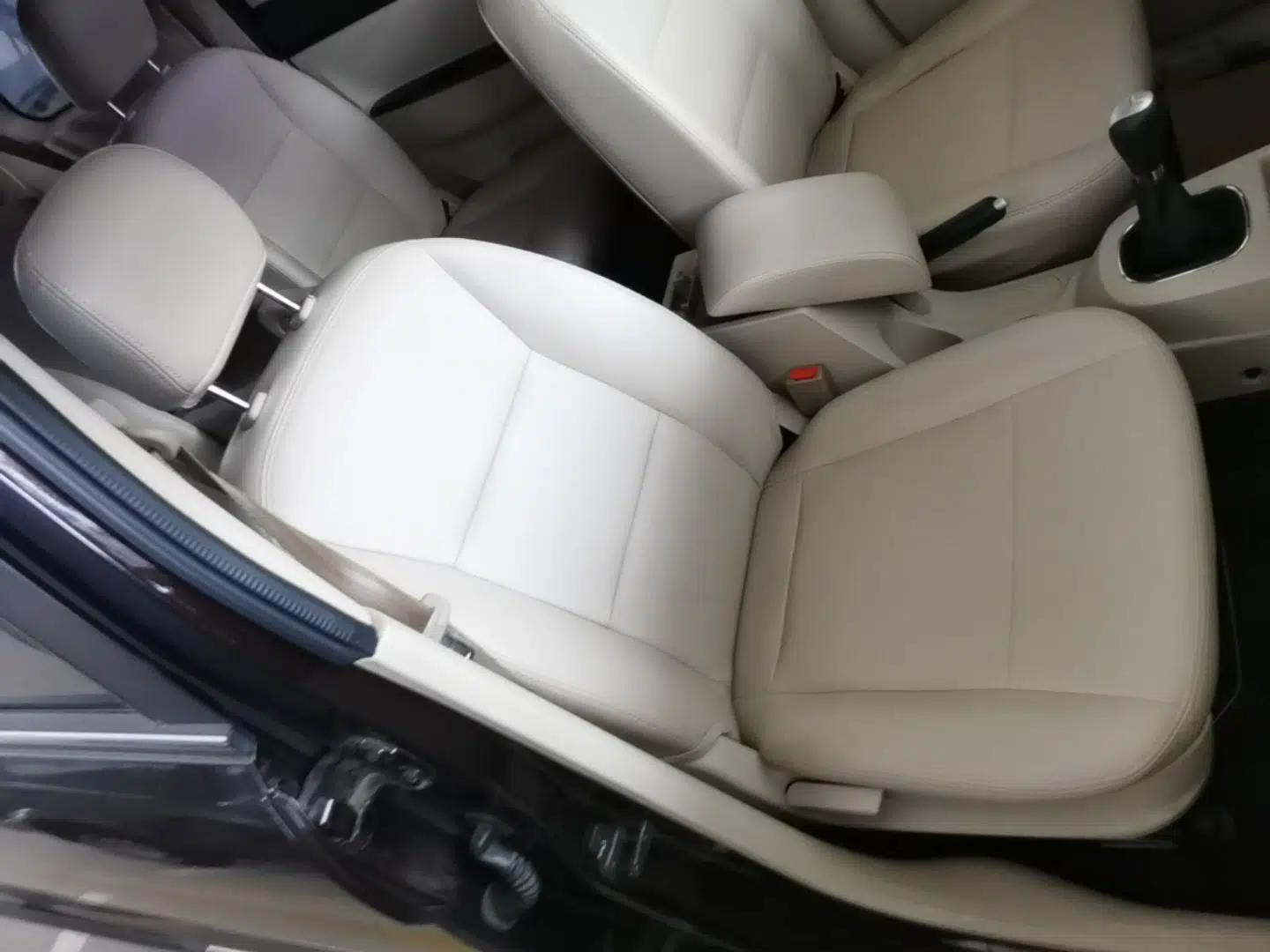 Dongfeng Fengon 370 2016 1.5L Manual Standard Edition SFG15-05 7 Seats — миниатюра 23