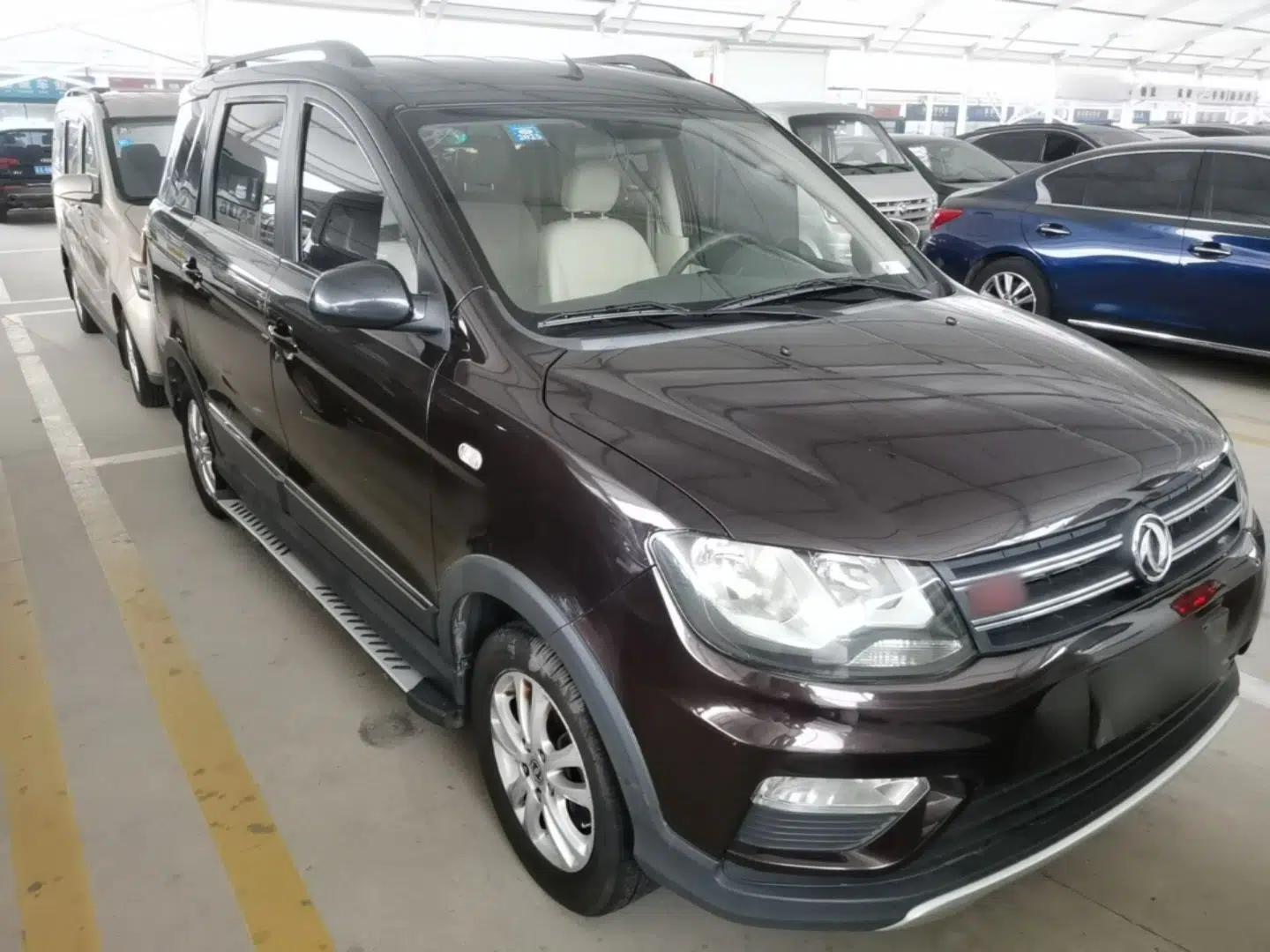 Dongfeng Fengon 370 2016 1.5L Manual Standard Edition SFG15-05 7 Seats — миниатюра 6