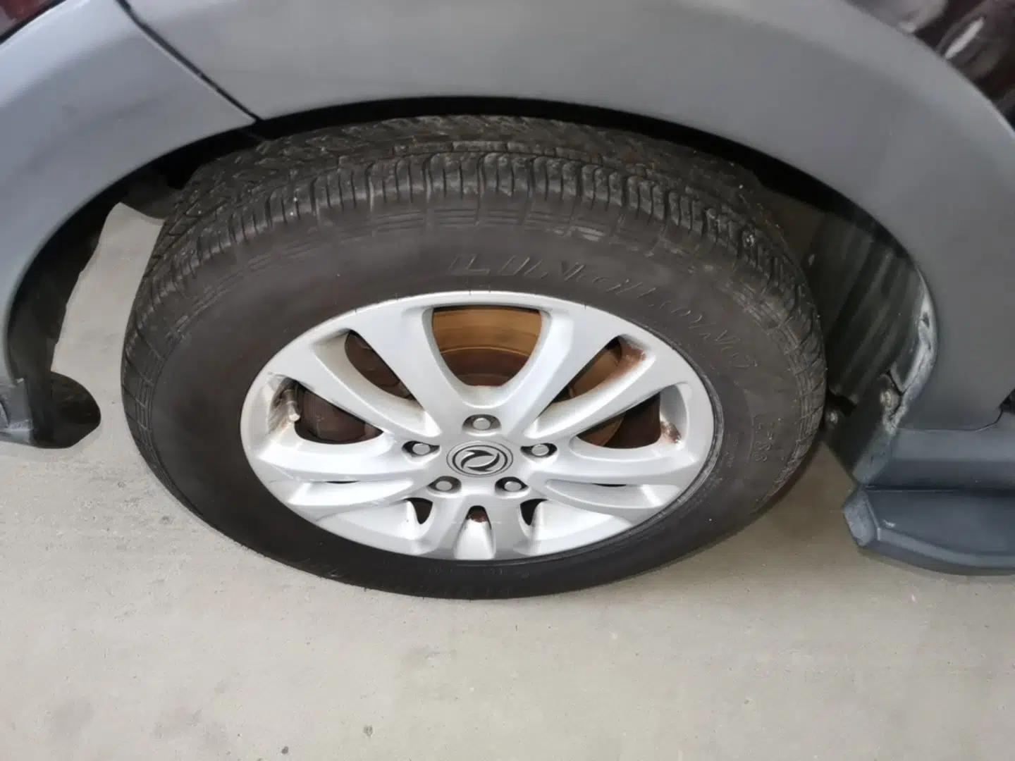 Dongfeng Fengon 370 2016 1.5L Manual Standard Edition SFG15-05 7 Seats — миниатюра 9