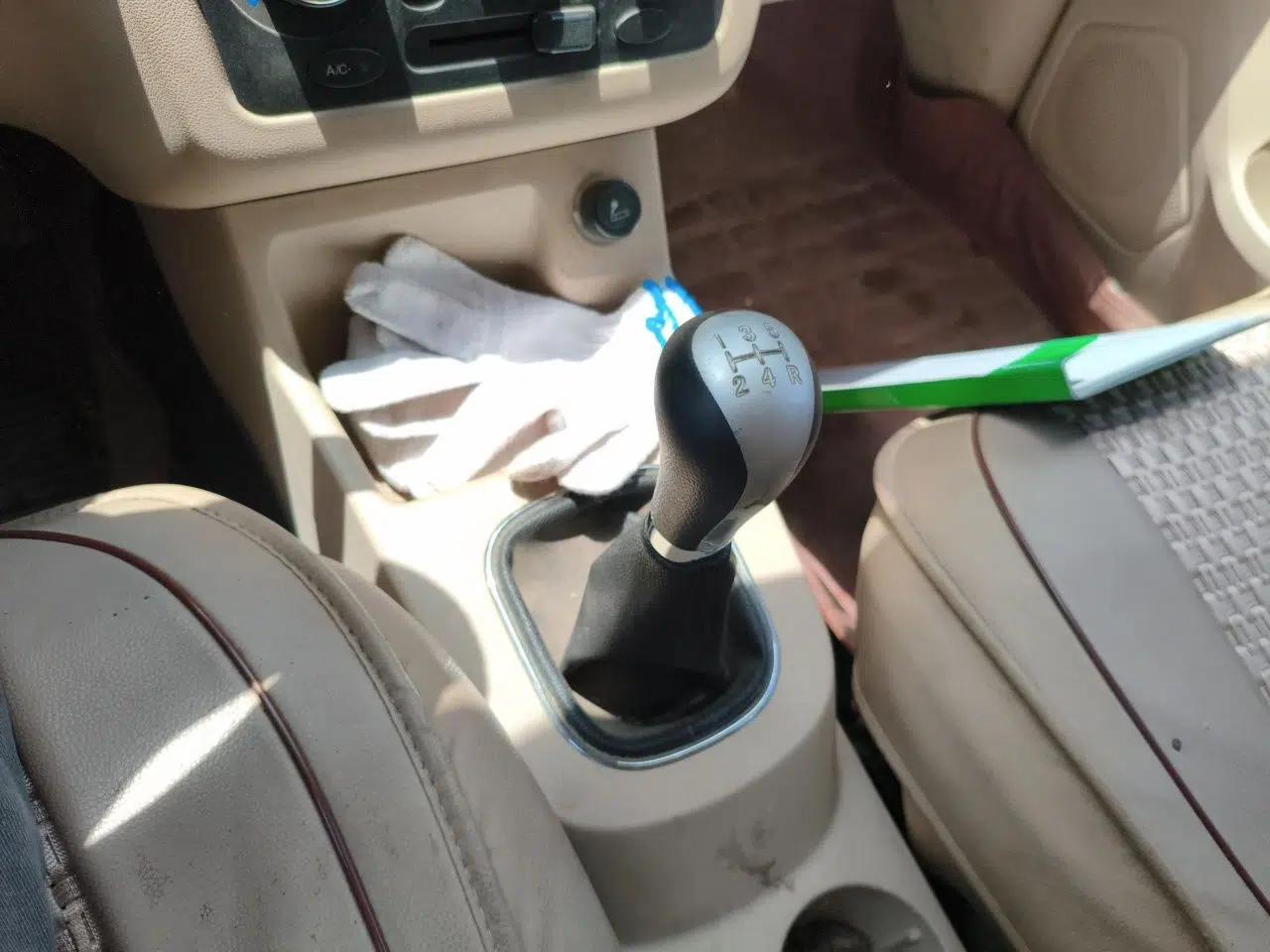 Dongfeng Fengon 370 2016 1.5L Manual Standard Edition SFG15-05 7 Seats — миниатюра 15