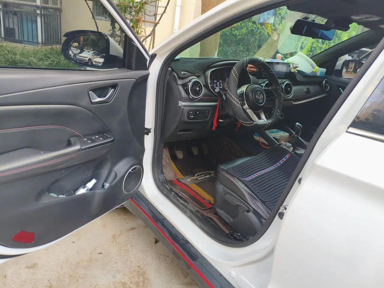 Dongfeng Fengon 500 2022 1.5T Manual Enjoyment Model — миниатюра 17