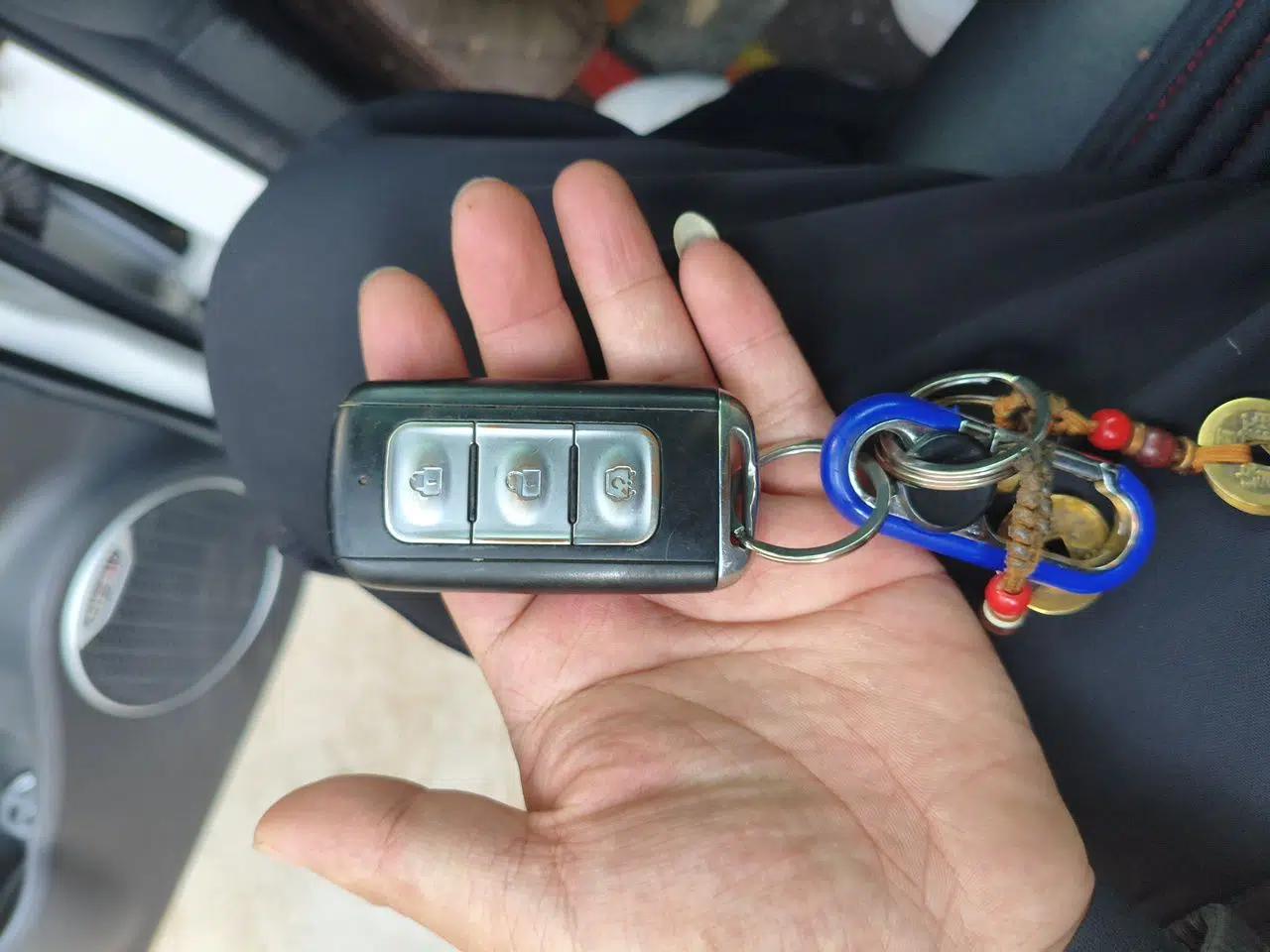 Dongfeng Fengon 500 2022 1.5T Manual Enjoyment Model — миниатюра 9
