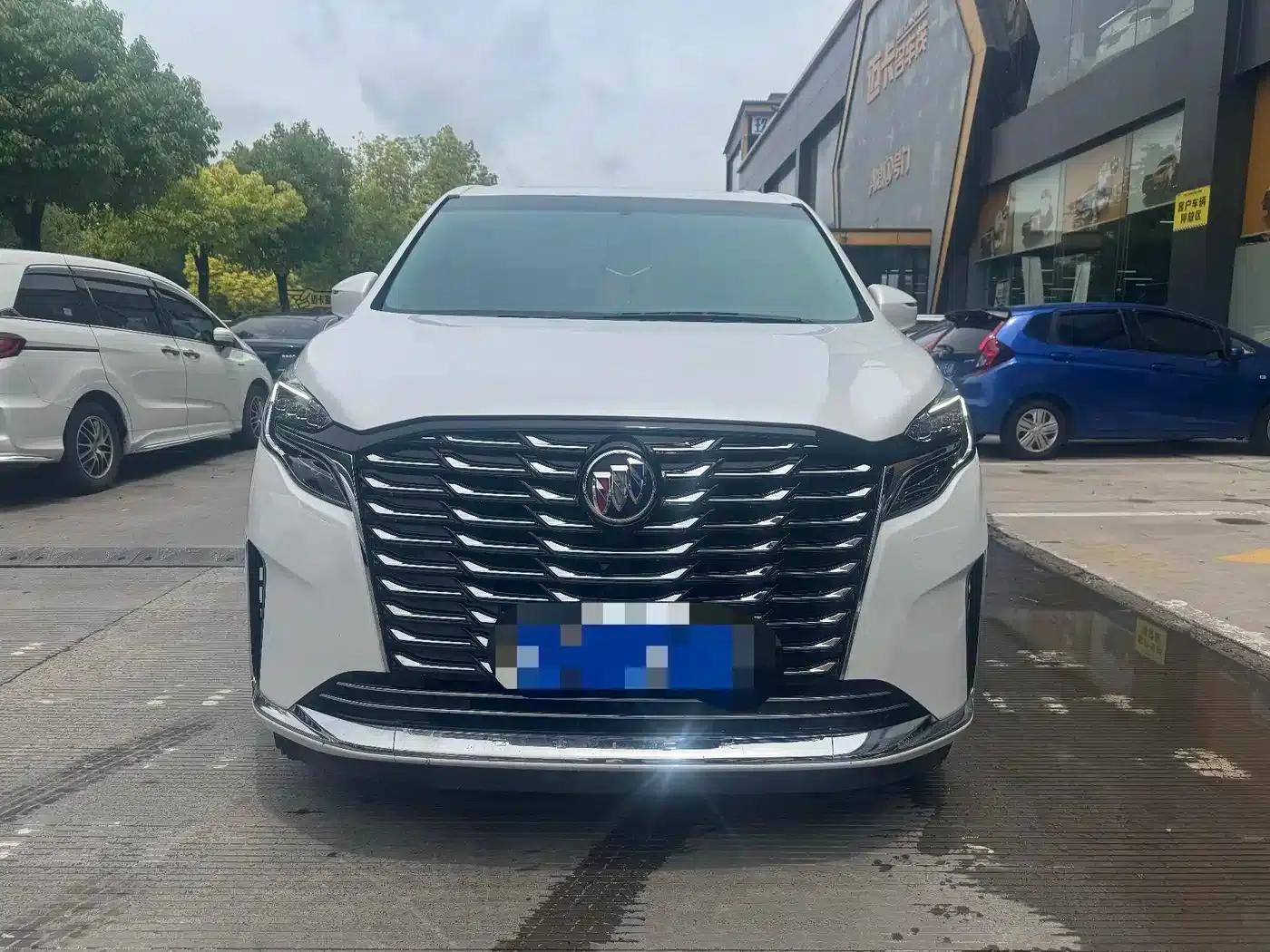 Buick GL8 2023 ES Luxury Comfort Edition — миниатюра 2