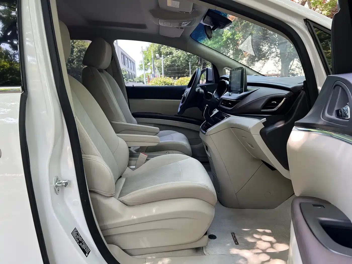 Buick GL8 2023 Land Business Class Comfort Edition — миниатюра 11