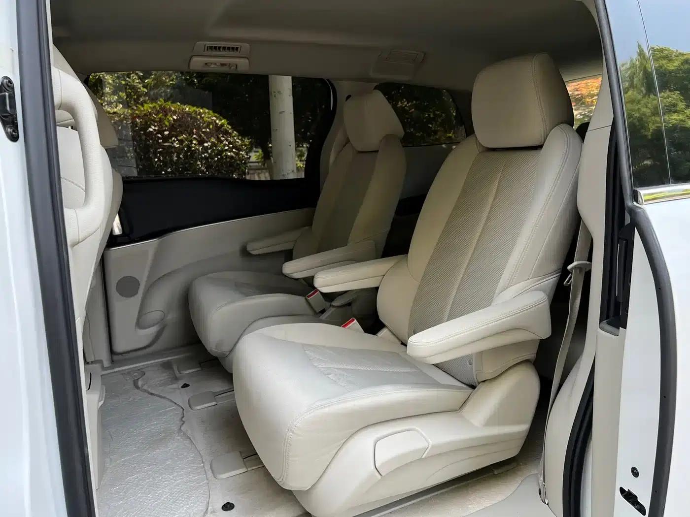 Buick GL8 2023 Land Business Class Comfort Edition — миниатюра 12