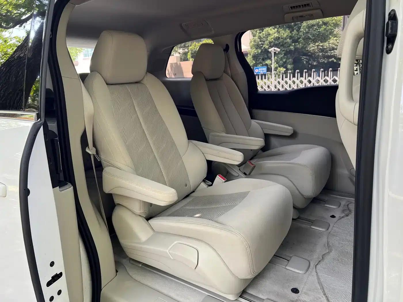 Buick GL8 2023 Land Business Class Comfort Edition — миниатюра 13