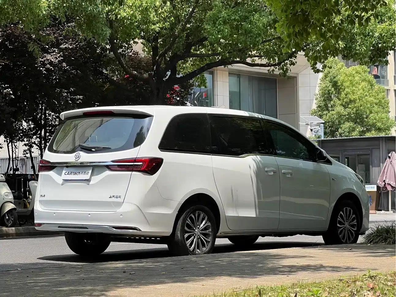 Buick GL8 2023 Land Business Class Comfort Edition — миниатюра 5