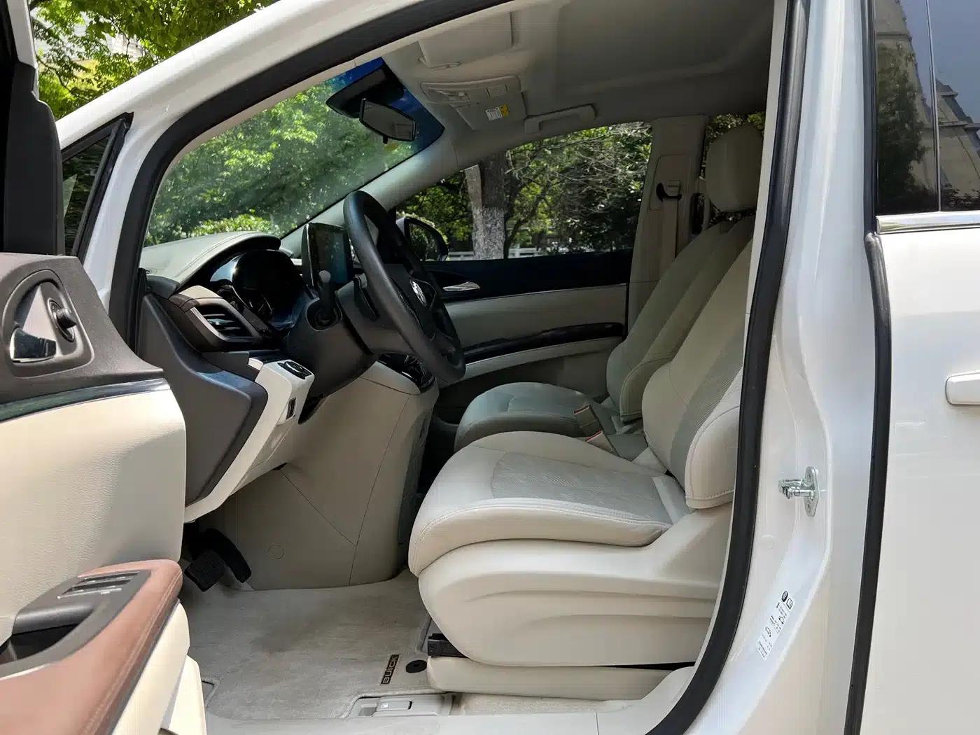 Buick GL8 2023 Land Business Class Comfort Edition — миниатюра 10