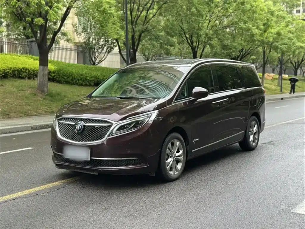 Buick GL8 2017 28T Avenir (National V Emission Standard) — миниатюра 1