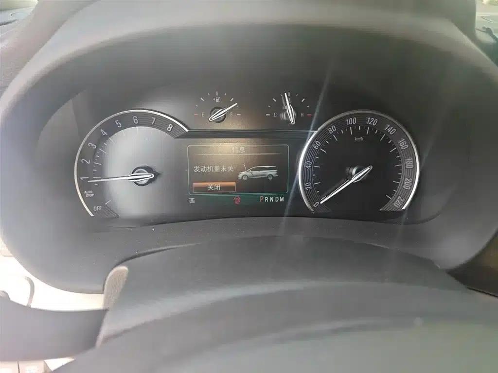Buick GL8 2017 28T Avenir (National V Emission Standard) — миниатюра 4