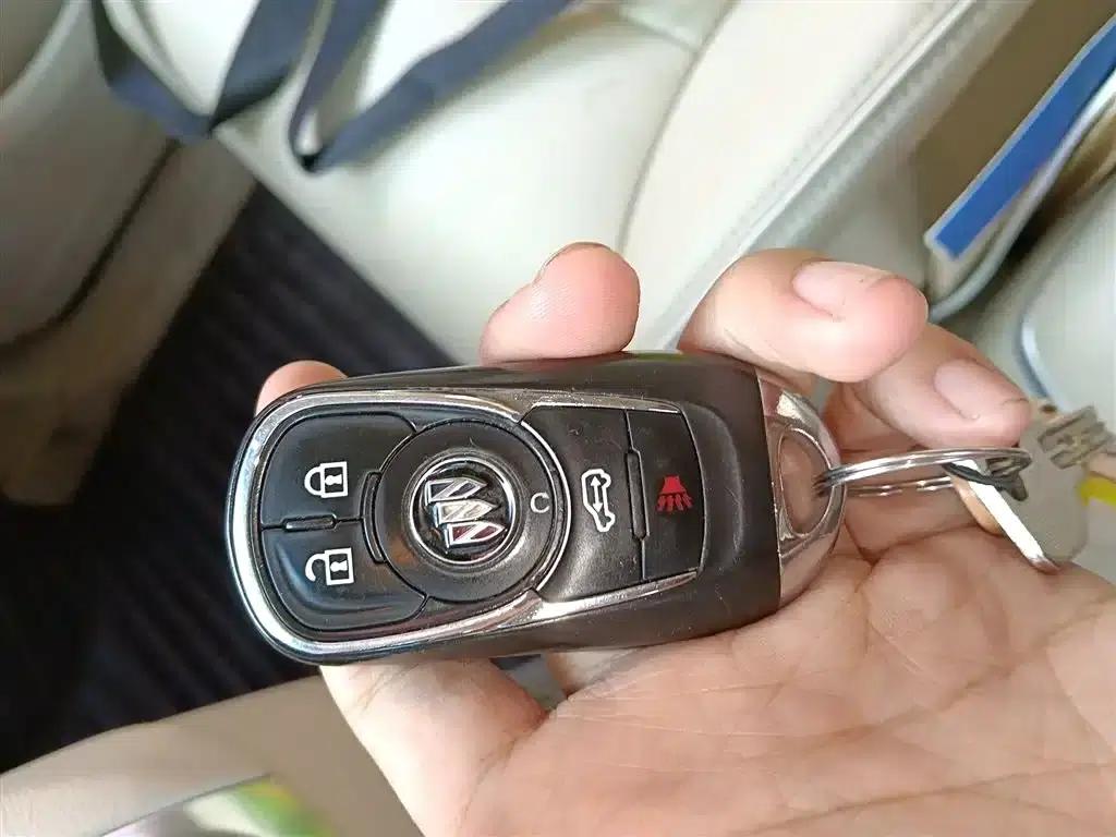 Buick GL8 2023 Land Business Class 652T Luxury — миниатюра 12