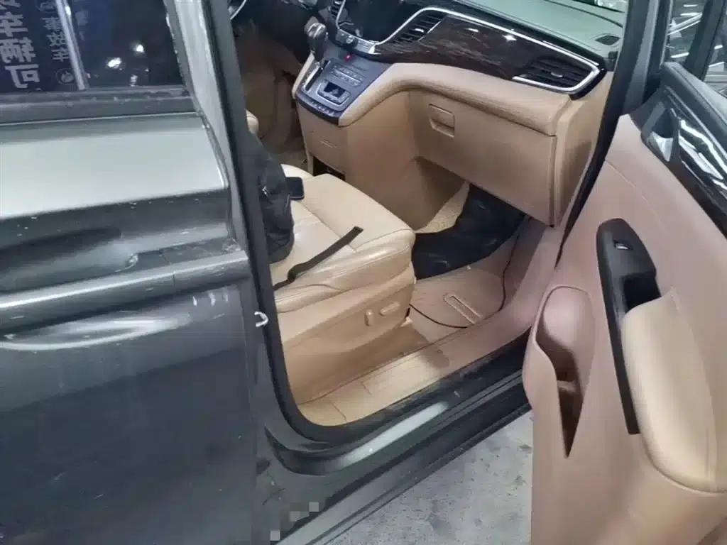 Buick GL8 2017 ES 28T Premium Edition (National V Emission Standard) — миниатюра 11