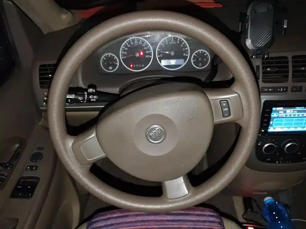 Buick GL8 2014 2.4L Classic Edition — миниатюра 3