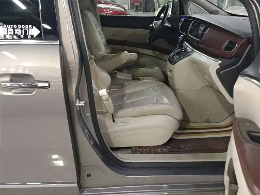 Buick GL8 2017 25S Luxury Edition (National V Emission Standard) — миниатюра 25