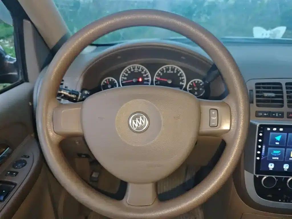 Buick GL8 2014 2.4L Classic Edition — миниатюра 3