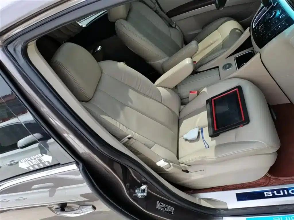 Buick GL8 2017 25S Luxury Edition (National V Emission Standard) — миниатюра 25