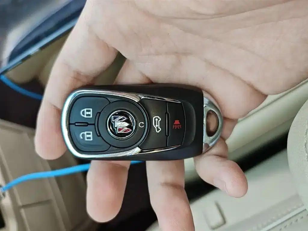 Buick GL8 2023 Facelift Land Business Class Luxury Edition — миниатюра 9