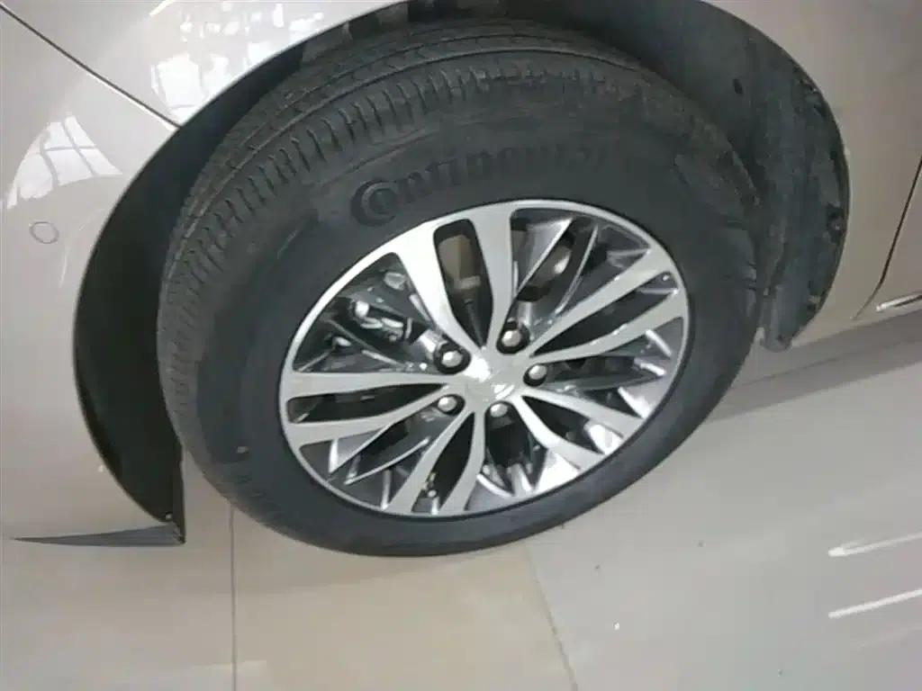 Buick GL8 2023 ES Luxury Edition — миниатюра 23