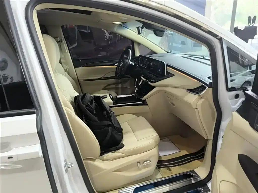 Buick GL8 2023 ES Luxury Edition — миниатюра 25
