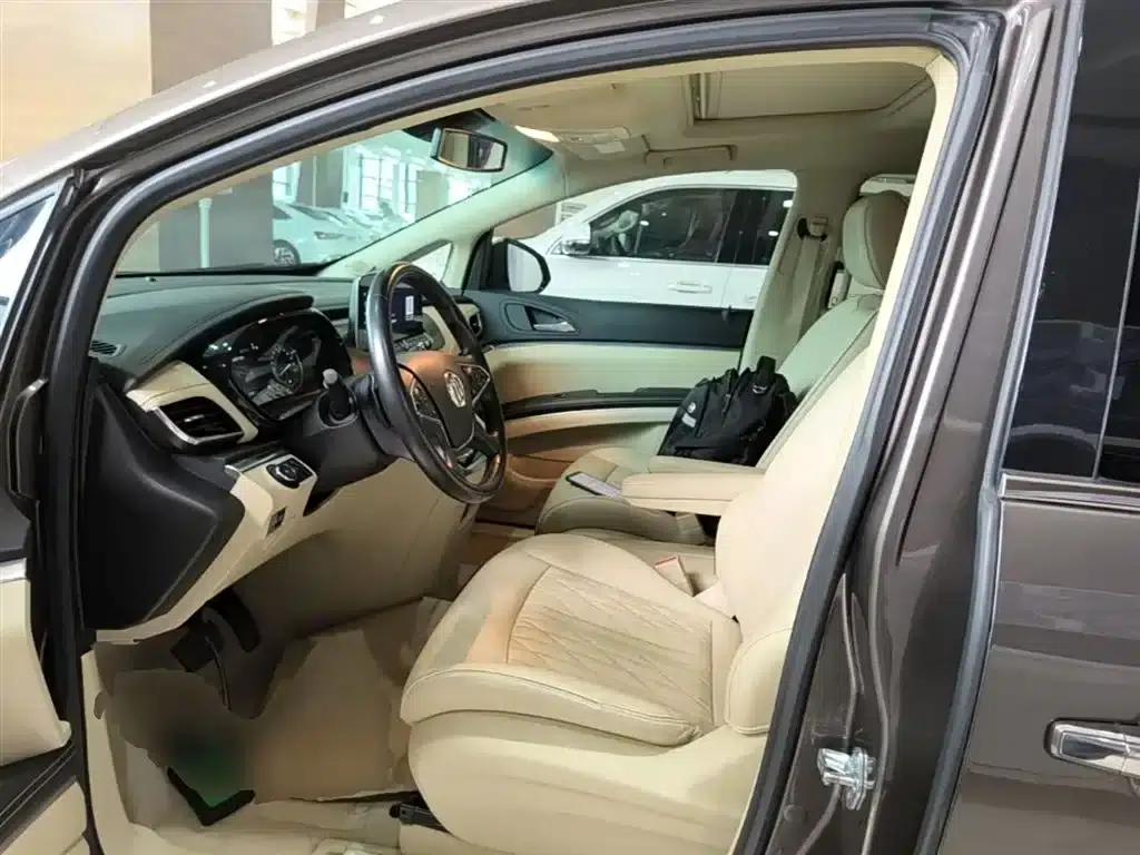 Buick GL8 2023 Facelift Land Business Class Luxury Edition — миниатюра 15