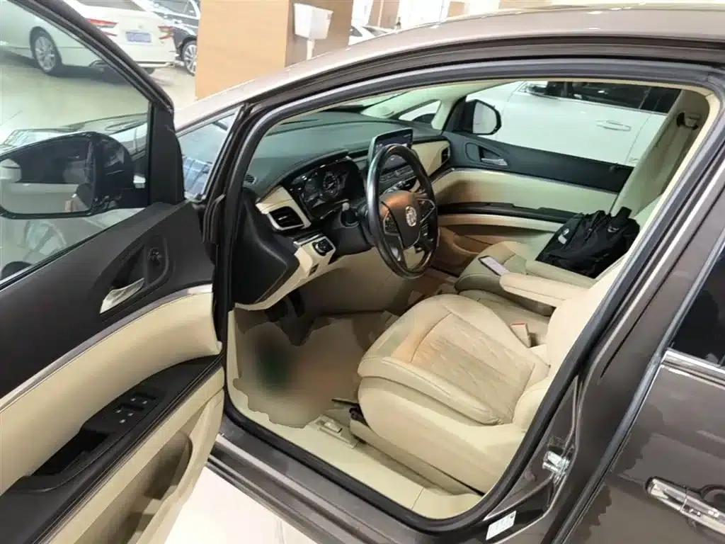 Buick GL8 2023 Facelift Land Business Class Luxury Edition — миниатюра 16