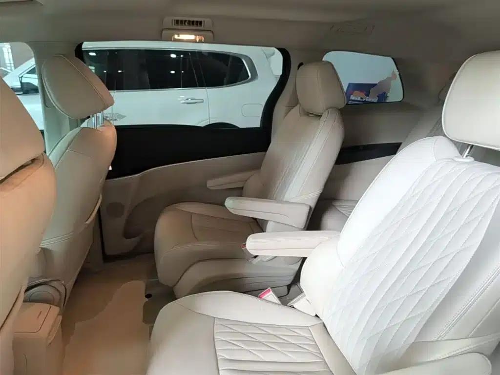 Buick GL8 2023 Facelift Land Business Class Luxury Edition — миниатюра 17