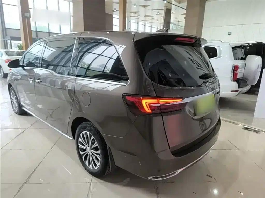 Buick GL8 2023 Facelift Land Business Class Luxury Edition — миниатюра 5