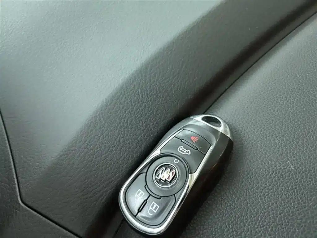 Buick GL8 2023 Facelift Land Business Class Luxury Edition — миниатюра 9
