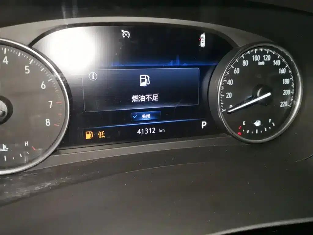Buick GL8 2023 Facelift Land Business Class Luxury Edition — миниатюра 12