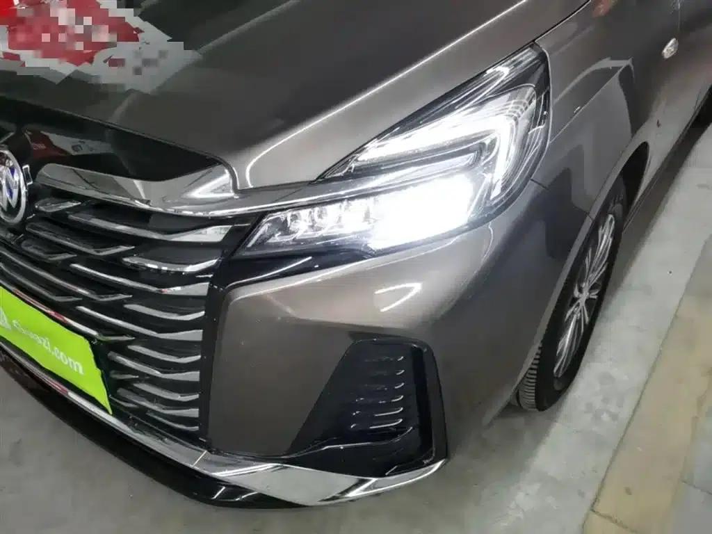 Buick GL8 2023 Facelift Land Business Class Luxury Edition — миниатюра 24