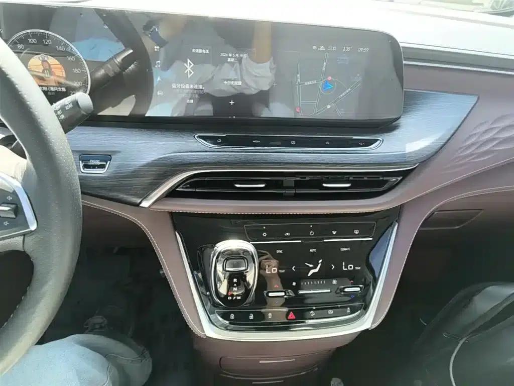 Buick GL8 2022 Avenir 6-Seat Luxury Edition — миниатюра 13