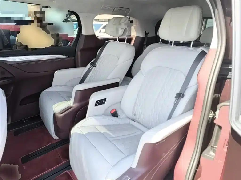 Buick GL8 2022 Avenir 6-Seat Luxury Edition — миниатюра 17