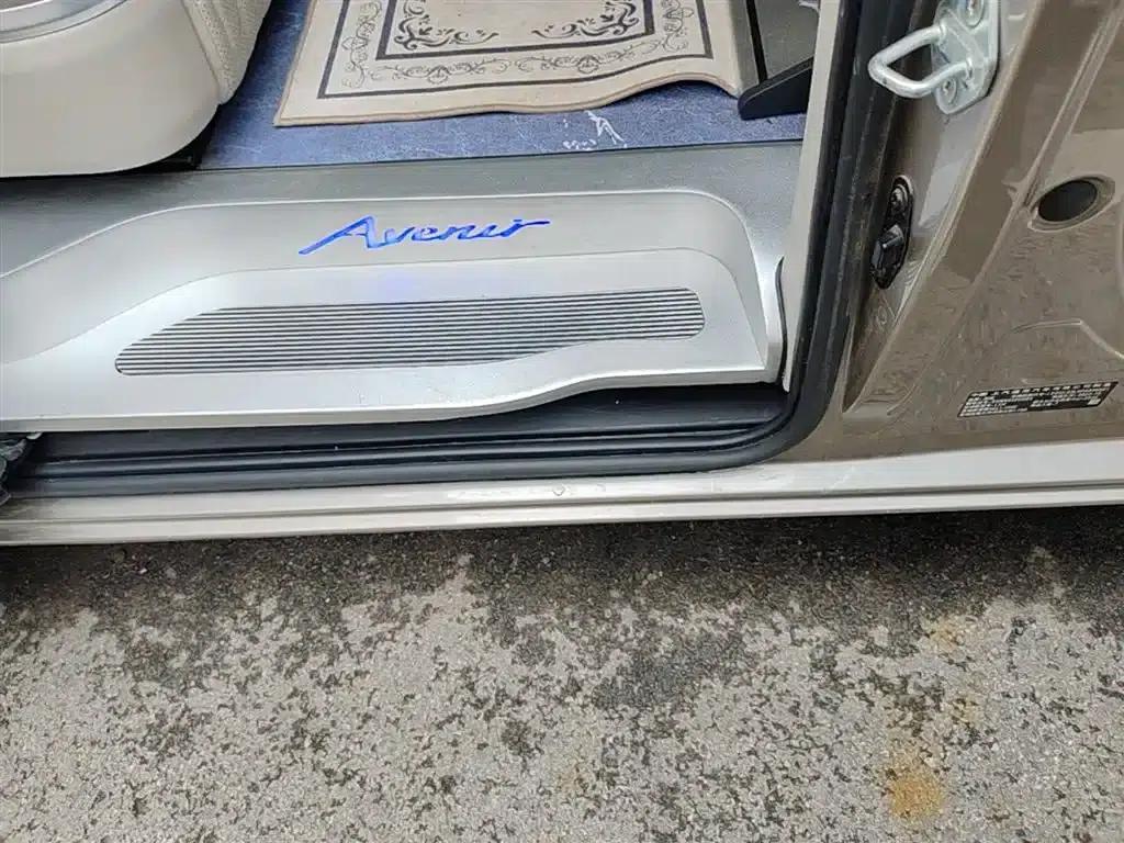 Buick GL8 2023 ES Luxury Comfort Edition — миниатюра 22