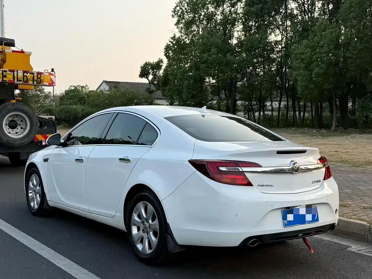Buick Regal 2014 2.0L Elite Fashion Edition — миниатюра 5
