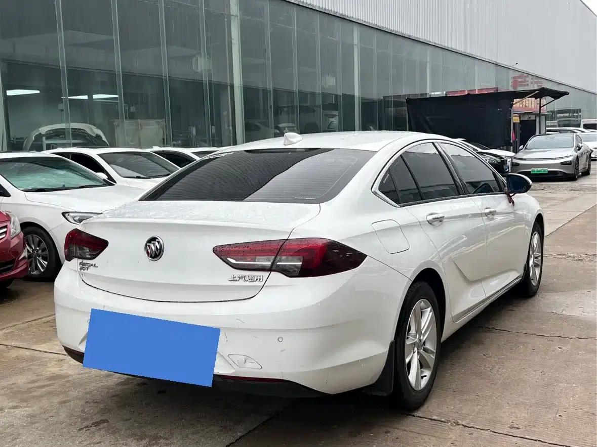 Buick Regal 2017 20T Elite — миниатюра 8