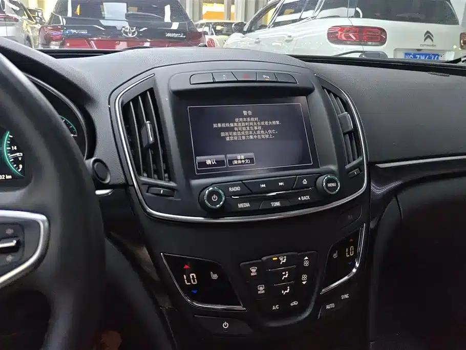 Buick Regal 2015 1.6T Elite Technology Edition — миниатюра 13