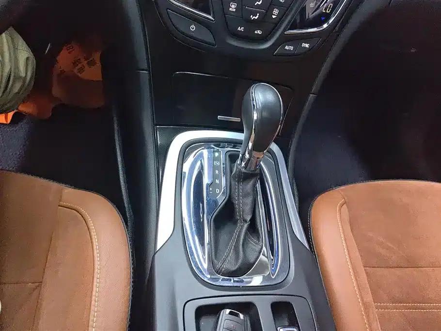 Buick Regal 2015 1.6T Elite Technology Edition — миниатюра 16