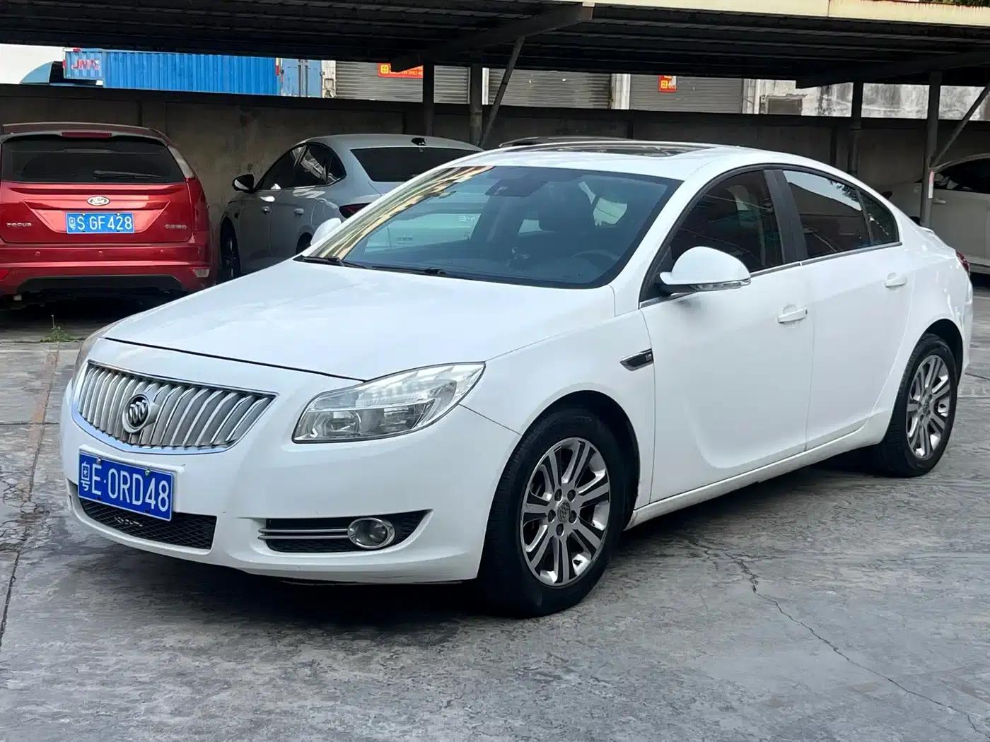 Buick Regal 2012 1.6T Manual Elite Sport Edition — миниатюра 1