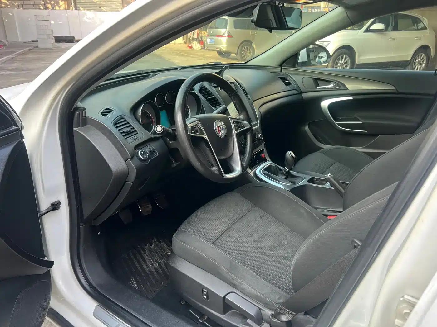 Buick Regal 2012 1.6T Manual Elite Sport Edition — миниатюра 15