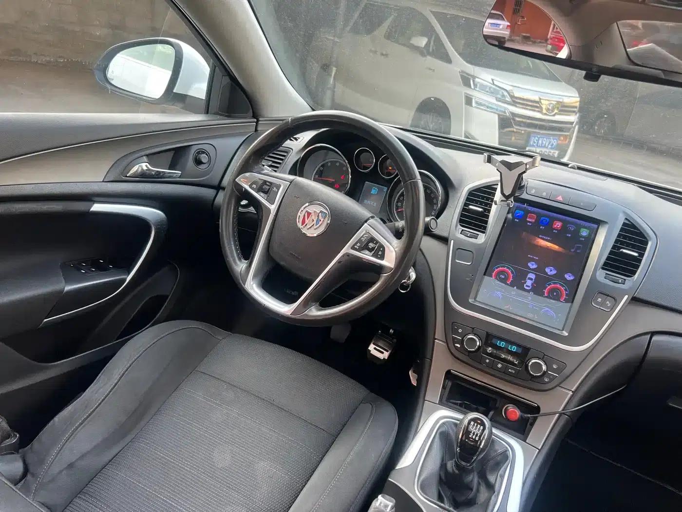 Buick Regal 2012 1.6T Manual Elite Sport Edition — миниатюра 18