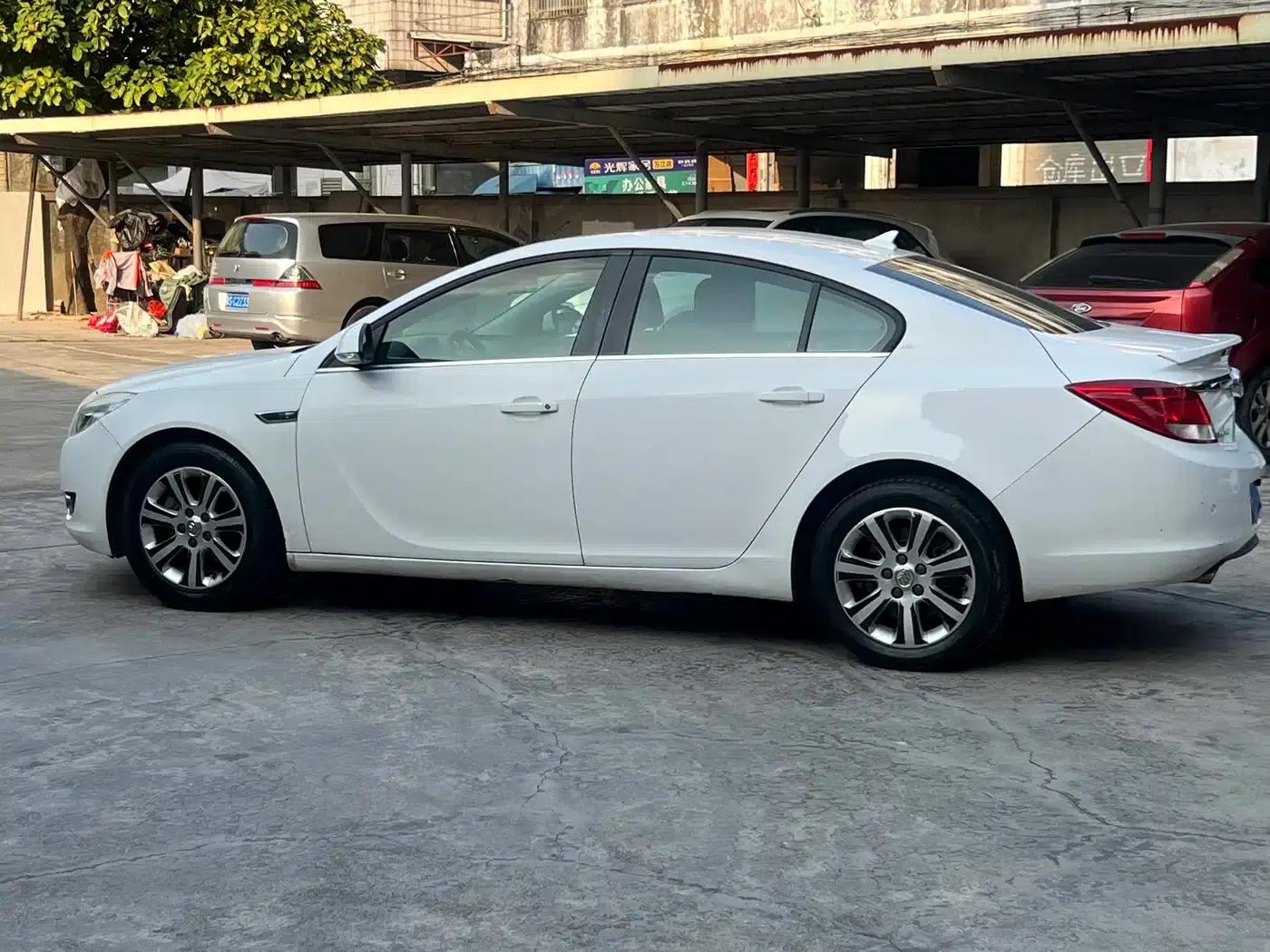 Buick Regal 2012 1.6T Manual Elite Sport Edition — миниатюра 8
