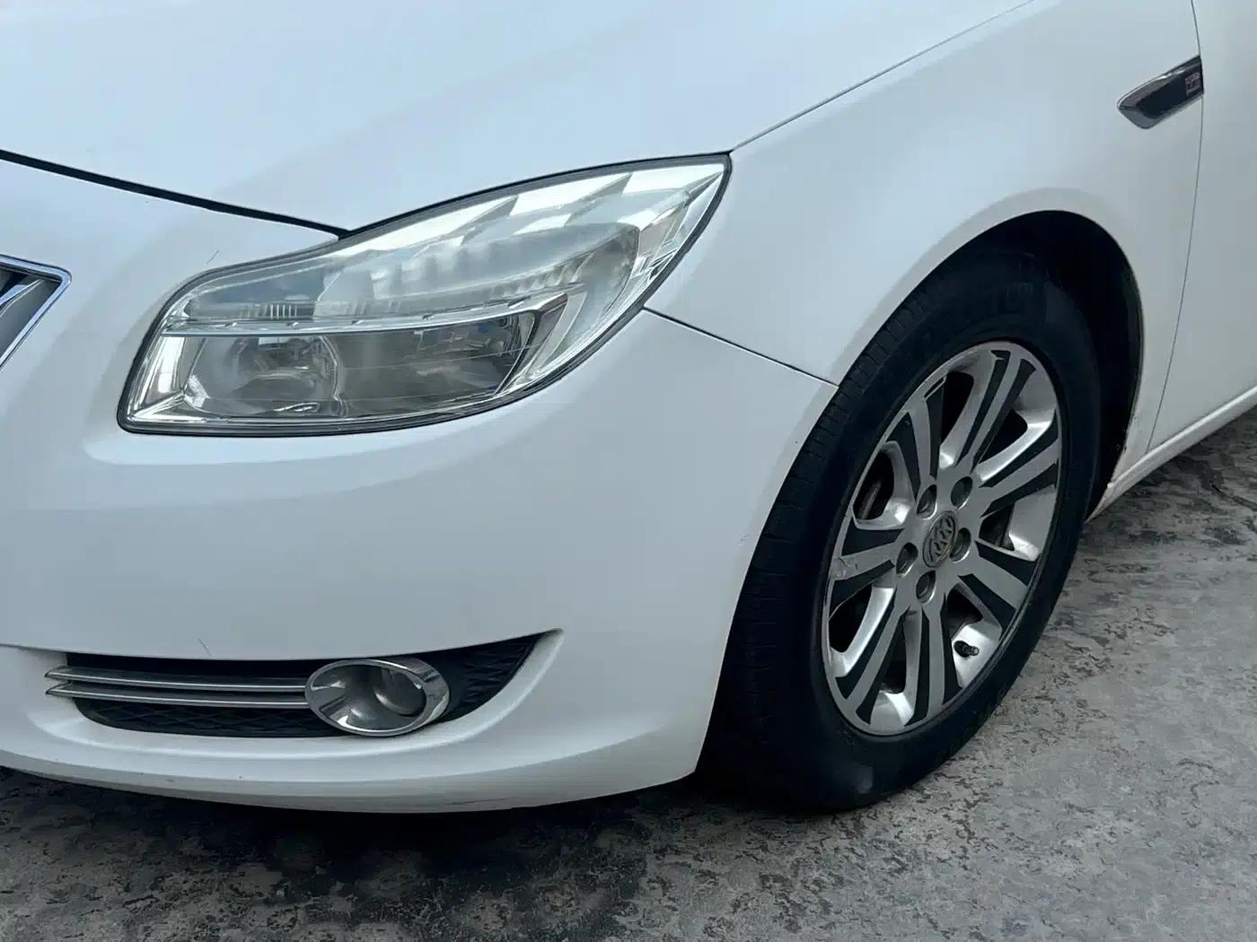 Buick Regal 2012 1.6T Manual Elite Sport Edition — миниатюра 9