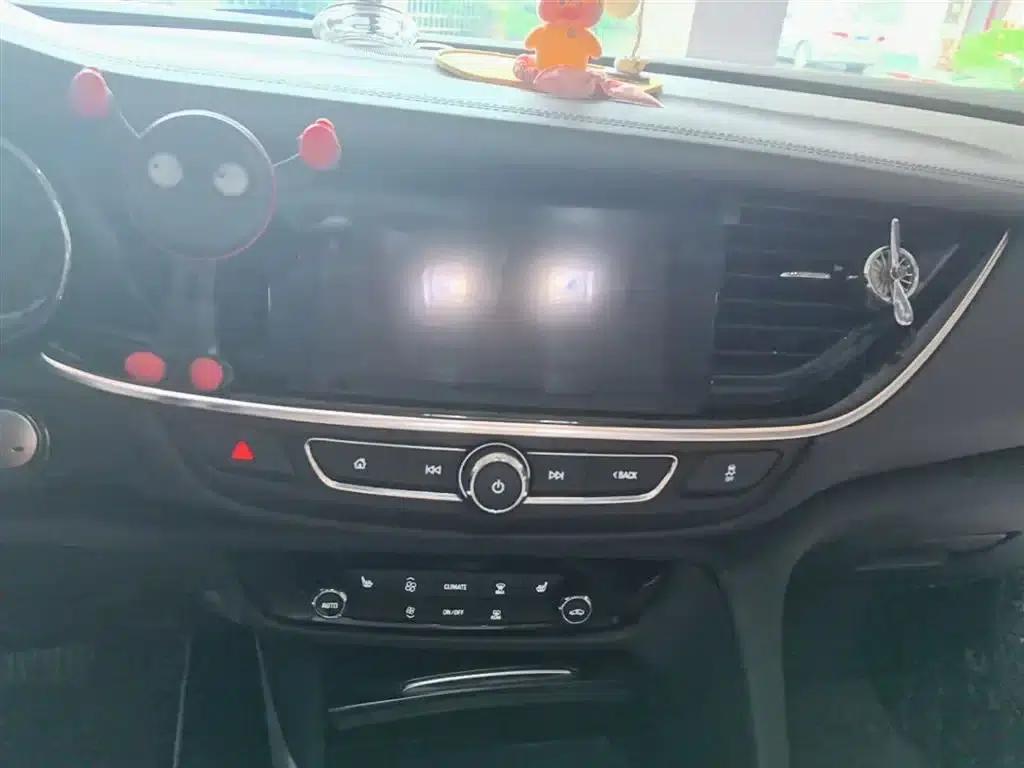 Buick Regal 2017 20T Elite — миниатюра 13