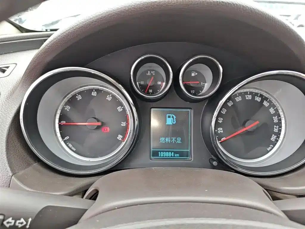 Buick Regal 2015 2.0L Leading Fashion Edition — миниатюра 8