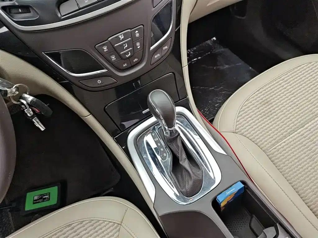 Buick Regal 2015 2.0L Leading Fashion Edition — миниатюра 10