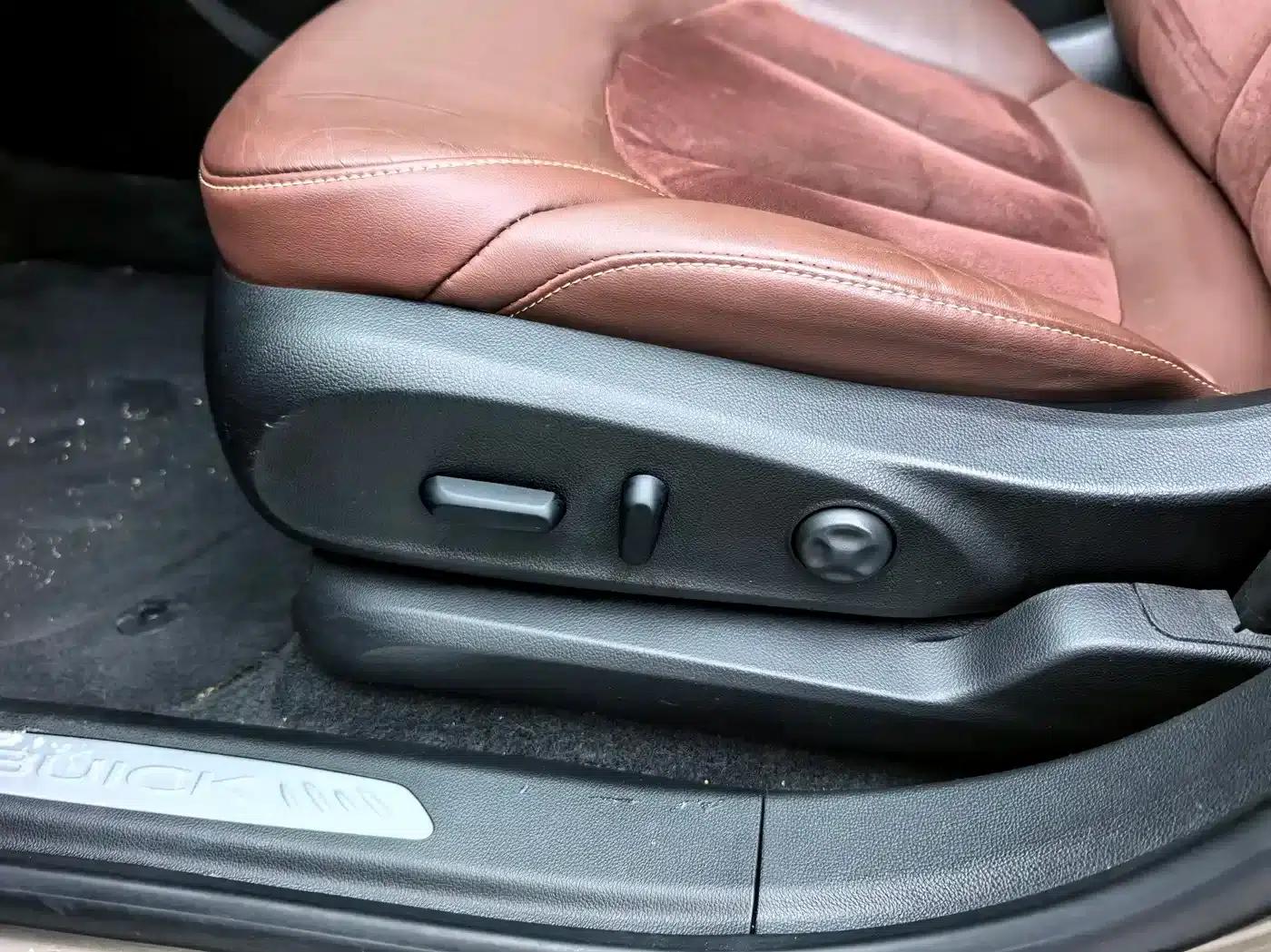 2017 Buick Envision Plus 20T 2WD Luxury — миниатюра 16