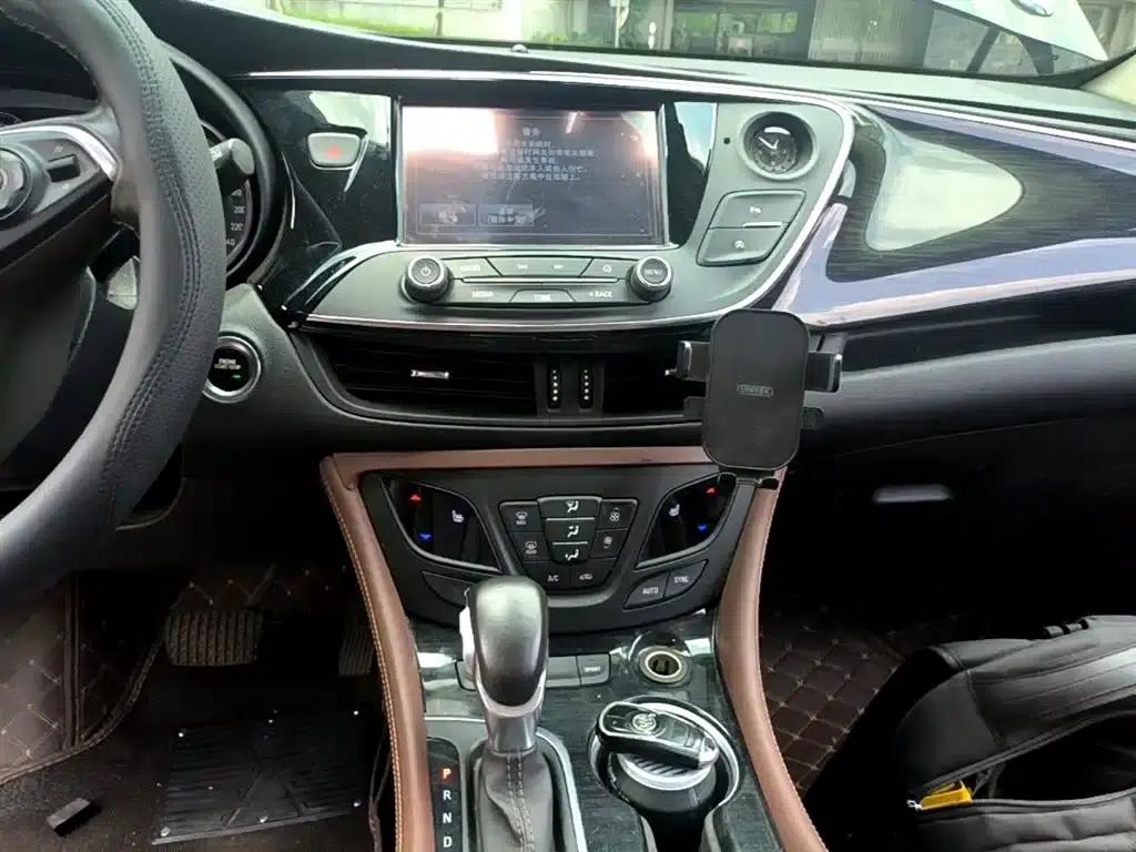 Buick Envision Plus 2019 28T AWD Elite (National V Emission Standard) — миниатюра 13
